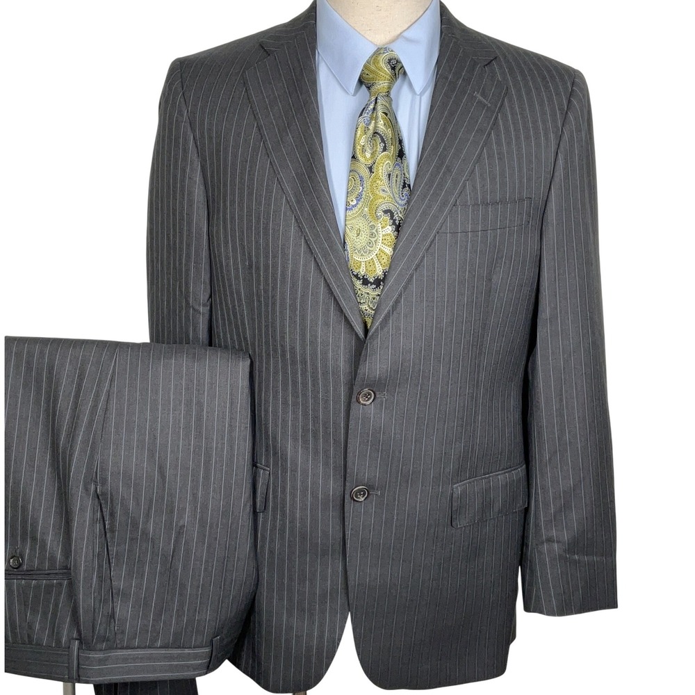 Vintage Suit Men 40R 34W 29L Charcoal Gray Pinstripe Classic Career USA Made